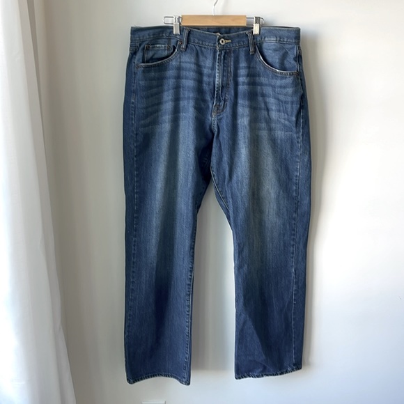 Lucky Brand Mens Jeans Regular Inseam Blue Distressed Whiskering Size 38 - Picture 1 of 12